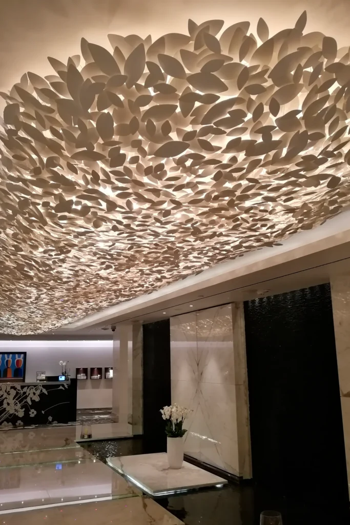 Ceiling sculpture - Four Seasons Moscow - ART ET FLORITUDE