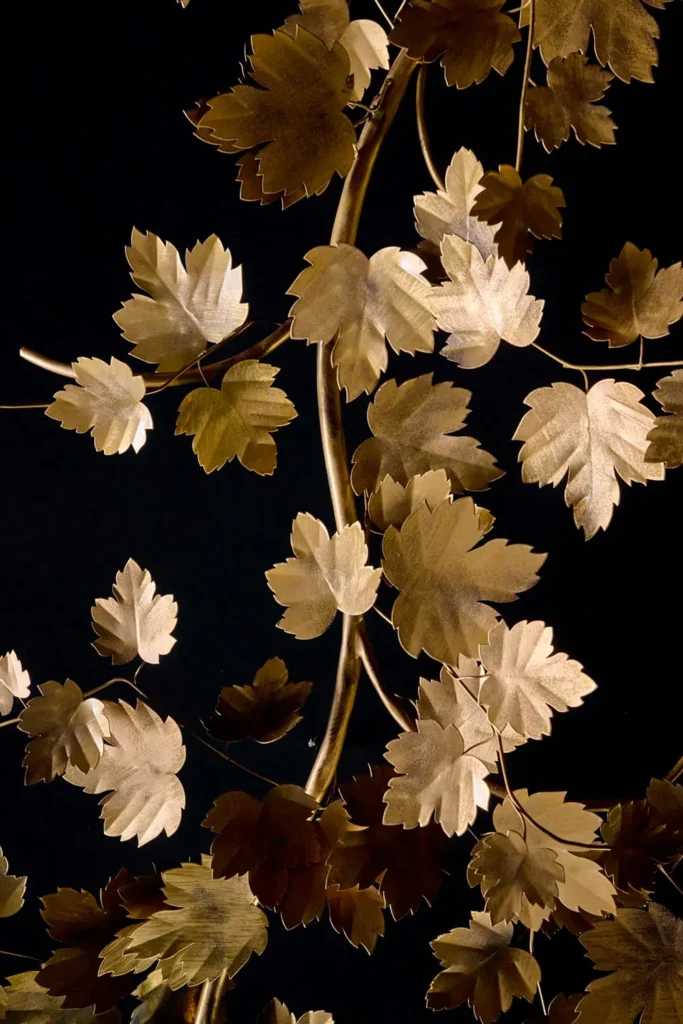 L'impératif D'Eole restaurant luxe feuilles de vigne arbre branche métal bronze ART ET FLORITUDE